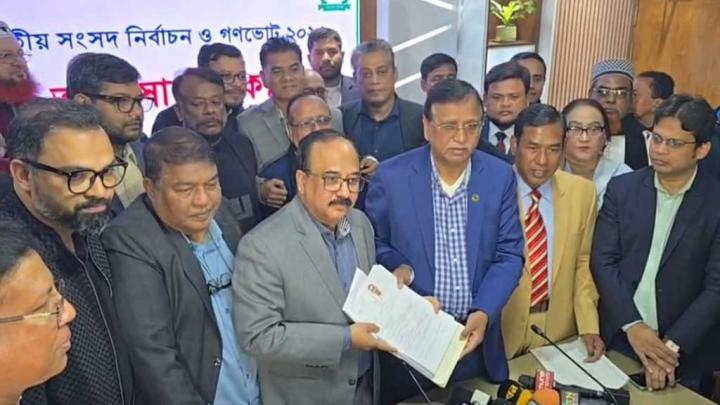 শেষ দিনে মনোনয়নপত্র জমার হিড়িক, ভোটের সুষ্ঠু পরিবেশ প্রত্যাশা