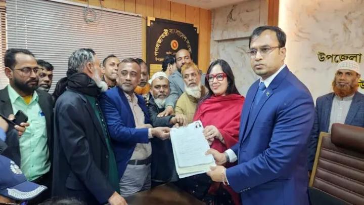 আল্লাহর পরিকল্পনায় ধানের শীষের বিপক্ষে স্বতন্ত্র লড়াই করতে হচ্ছে: রুমিন ফারহানা