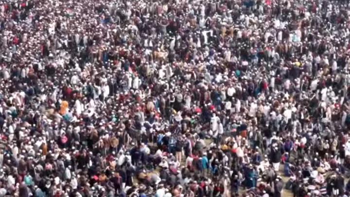 খালেদা জিয়ার জানাজায় অংশ নিতে মানুষের ঢল