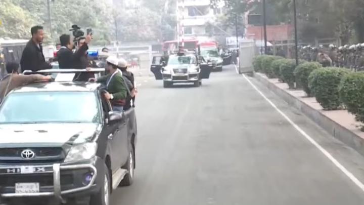 সংসদের দক্ষিণ প্লাজায় পৌঁছেছে খালেদা জিয়ার মরদেহ