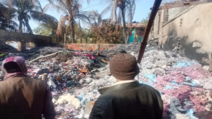 বরগুনার আমতলীতে তুলার মিলে ভয়াবহ অগ্নিকাণ্ড