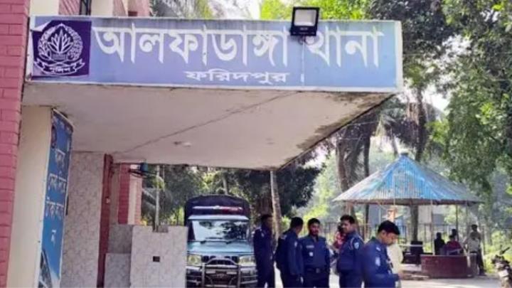 আলফাডাঙ্গায় ভোটারকে বল প্রয়োগের অপরাধে দুই মাসের কারাদণ্ড