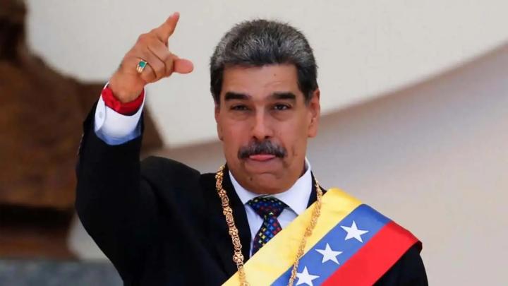 মার্কিন হামলায় বন্দি ভেনেজুয়েলার প্রেসিডেন্ট কে এই নিকোলাস মাদুরো?