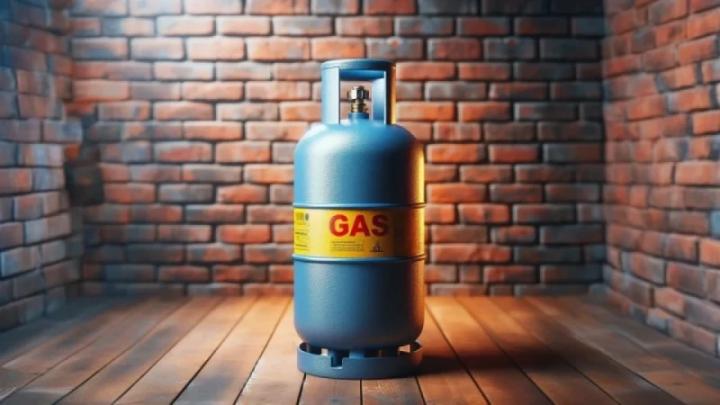 প্রতি সিলিন্ডারে এলপি গ্যাসের দাম ৫৩ টাকা বেড়ে ১৩০৬