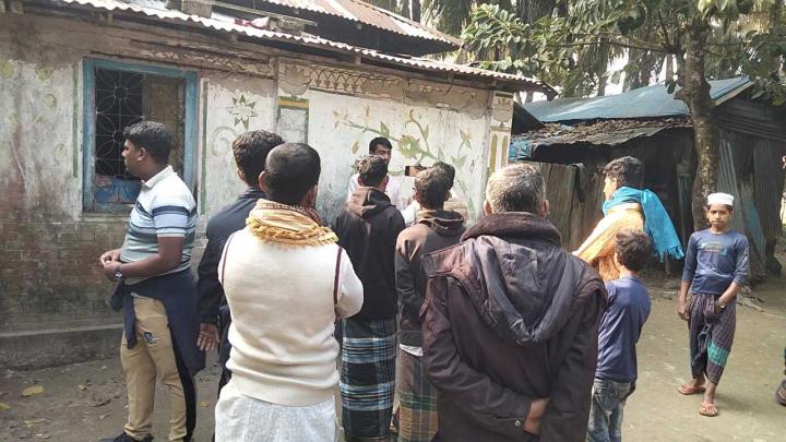 ছাত্রীকে বিয়ে করায় ইমাম লাঞ্ছনার শিকার, ভিডিও ভাইরাল