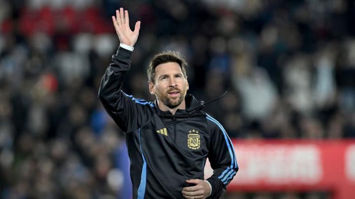 কোচ নাকি ক্লাব মালিক, অবসরের পর কোনটি বেছে নেবেন মেসি?