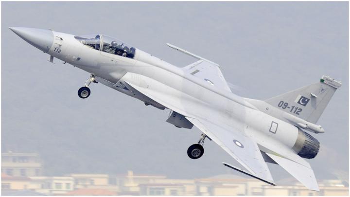 বাংলাদেশের কাছে জেএফ-১৭ থান্ডার যুদ্ধবিমান বিক্রি করতে চায় পাকিস্তান
