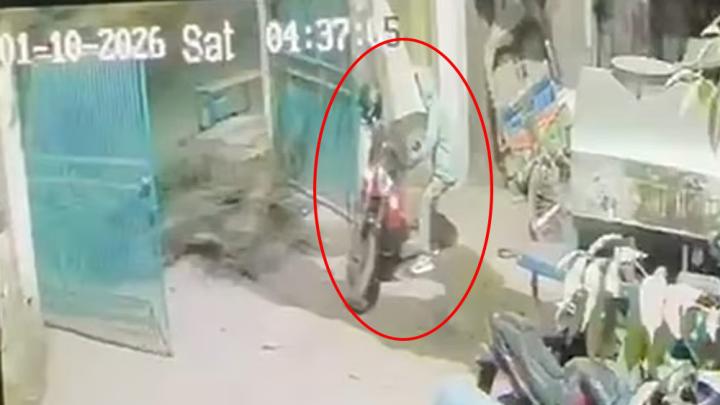 রাজধানীতে থানার ভেতর থেকে পুলিশের মোটরসাইকেল চুরি