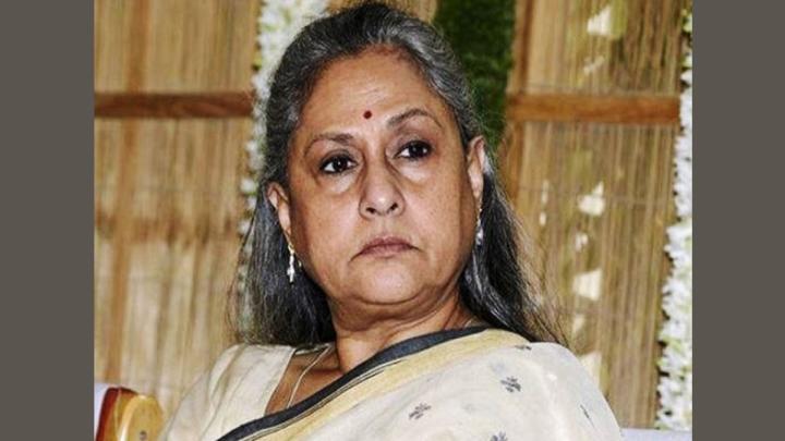 ‘ক্যামেরা নিয়ে ঘুরে বেড়ানো মানেই সাংবাদিকতা নয়’- জয়া বচ্চন