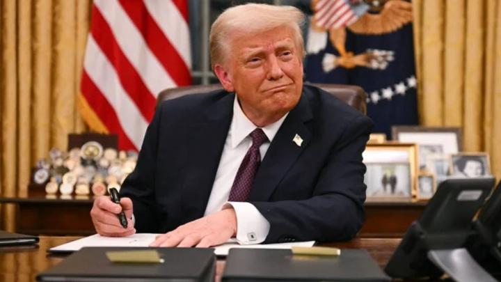 ইরানের সঙ্গে ব্যবসা করা দেশগুলোর ওপর ২৫% শুল্ক আরোপ ট্রাম্পের