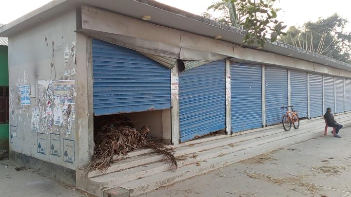 আমতলী পৌরসভায় কোটি টাকায় নির্মিত মার্কেট বরাদ্দহীন