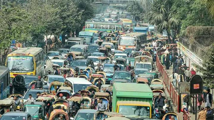 শিক্ষার্থীদের আন্দোলনে বন্ধ ঢাকার সড়ক, ভোগান্তি চরমে