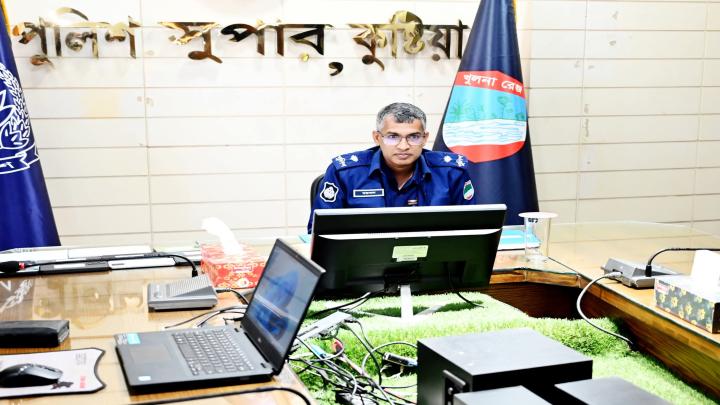 সাইবার ক্রাইম ইনভেস্টিগেশন সেল, কুষ্টিয়া কর্তৃক উদ্ধারকৃত মোবাইল মালিকের নিকট হস্তান্তর