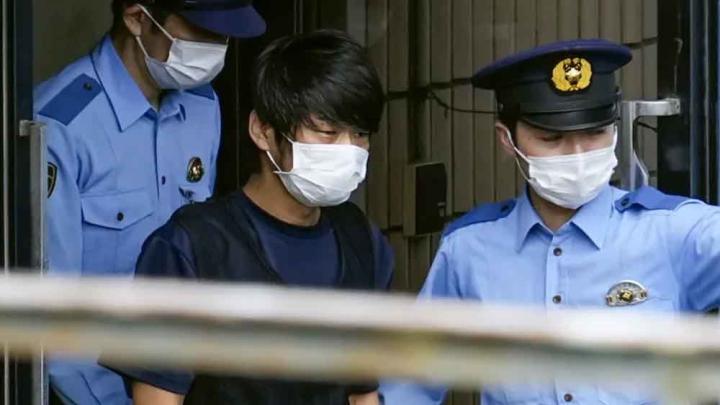 জাপানের সাবেক প্রধানমন্ত্রীকে হত্যাকারীর যাবজ্জীবন কারাদণ্ড