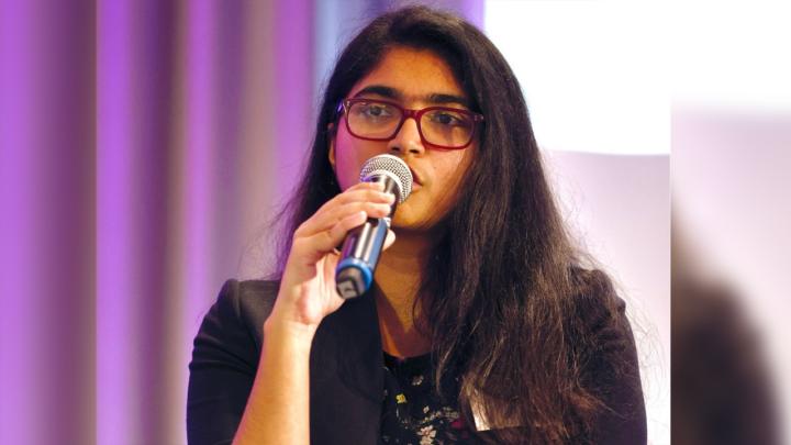 আমি ‘অতিথি পাখি’ নই, আপনাদের ঘরের মেয়ে : নির্বাচনী ইশতেহারে তাসনিম জারা