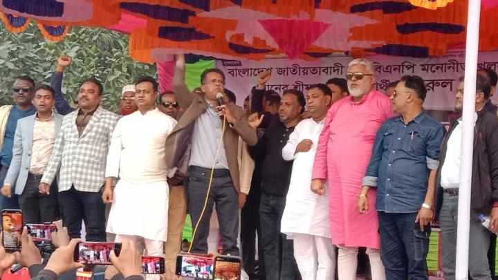 কয়রায় ধানের শীষের নির্বাচনী জনসভায় আজিজুল বারী হেলাল