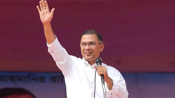 বরিশালের মাটিতে পা রাখলেন তারেক রহমান