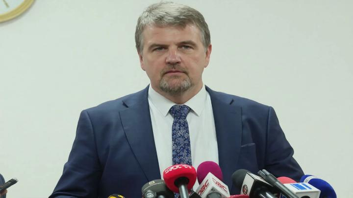 সিইসির সঙ্গে বৈঠক: নির্বাচনে লেভেল প্লেয়িং ফিল্ড নিশ্চিতের আহ্বান ইইউর