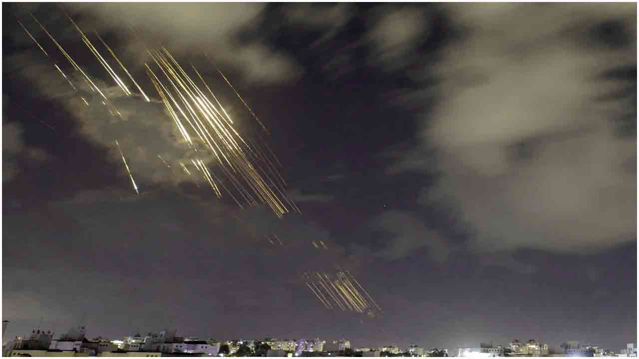 ইসরায়েলে ক্লাস্টার বোমা হামলা চালিয়েছে ইরান