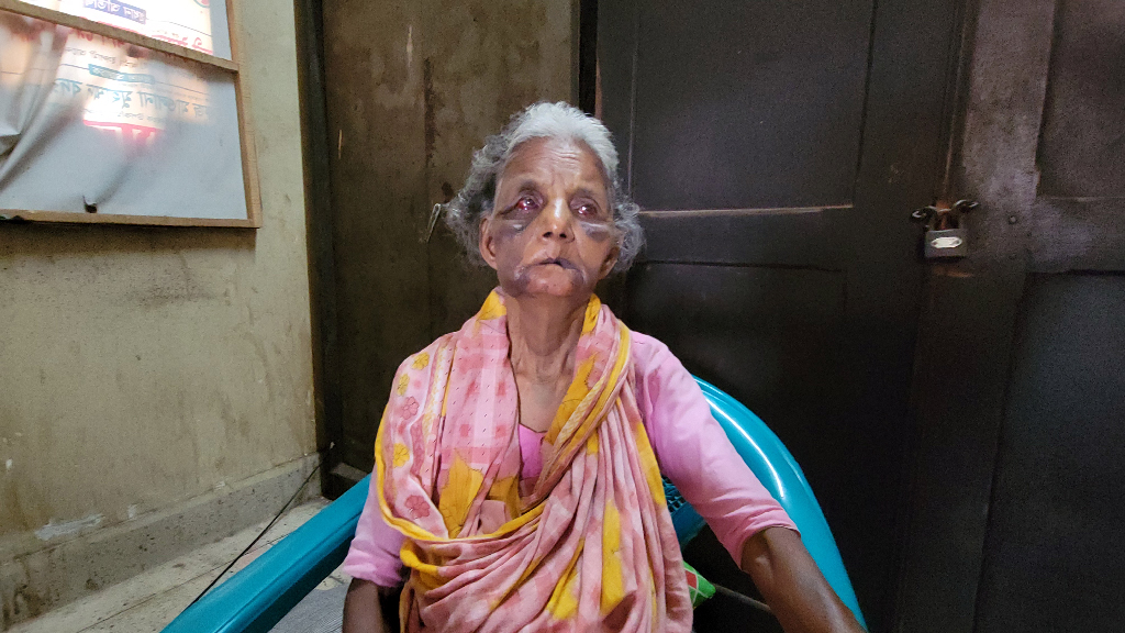 রেলস্টেশনে বাক্‌প্রতিবন্ধী বৃদ্ধ ববি বেগম নিহত হওয়ার ঘটনায় ৫ জন গ্রেপ্তার
