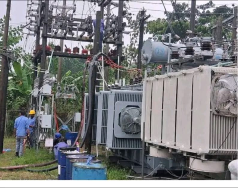 বরগুনায় পল্লী বিদ্যুৎ এর অতিরিক্ত লোডশেডিং ভোগান্তিতে জনজীবন