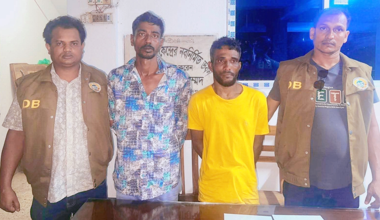 পটুয়াখালীতে ডিবি পুলিশের হাতে ইয়াবাসহ দুই কারবারী আটক