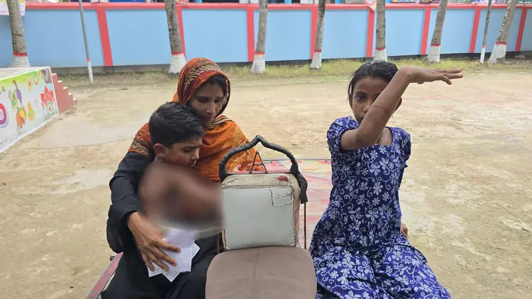 সাঁথিয়ায় দুইদিনে কুকুরের কামড়ে আহত ১৫