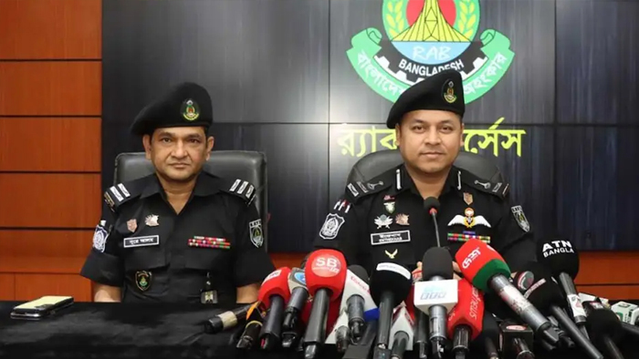 সারাদেশে চাঁদাবাজদের, 'আনবায়াসড' তালিকা হচ্ছে: র‌্যাব