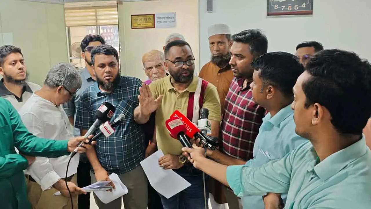 স্লিপার বাস বন্ধ হলে ২ হাজার কোটি টাকার বিনিয়োগ ঝুঁকিতে পড়বে