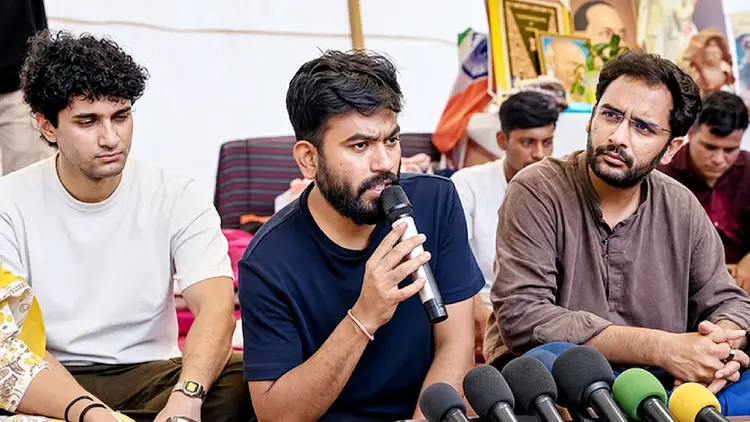 বিমান থেকে অভিজিৎ দীপকেসহ সিজেপির ৩ শীর্ষ নেতা আটক