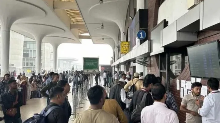 ঢাকা থেকে রিয়াদের ৬১ ফ্লাইট বাতিল, ভোগান্তিতে ৯ হাজার যাত্রী