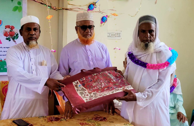 সিংড়ায় বিদায়ী সংবর্ধনা ও দোয়া অনুষ্ঠান