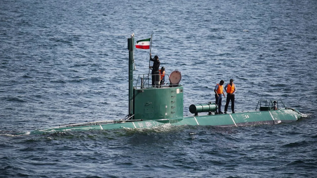 হরমুজ প্রণালীতে ইরানের সামরিক মহড়া শুরু
