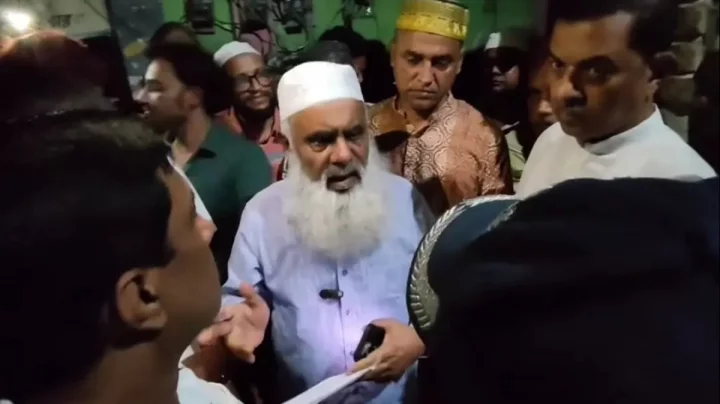 ‘স্কুলছাত্র গুলি খাবে তারপরও আপনি ওসি থাকবেন, এটা ঠিক না’-এমপি মনিরুল হক