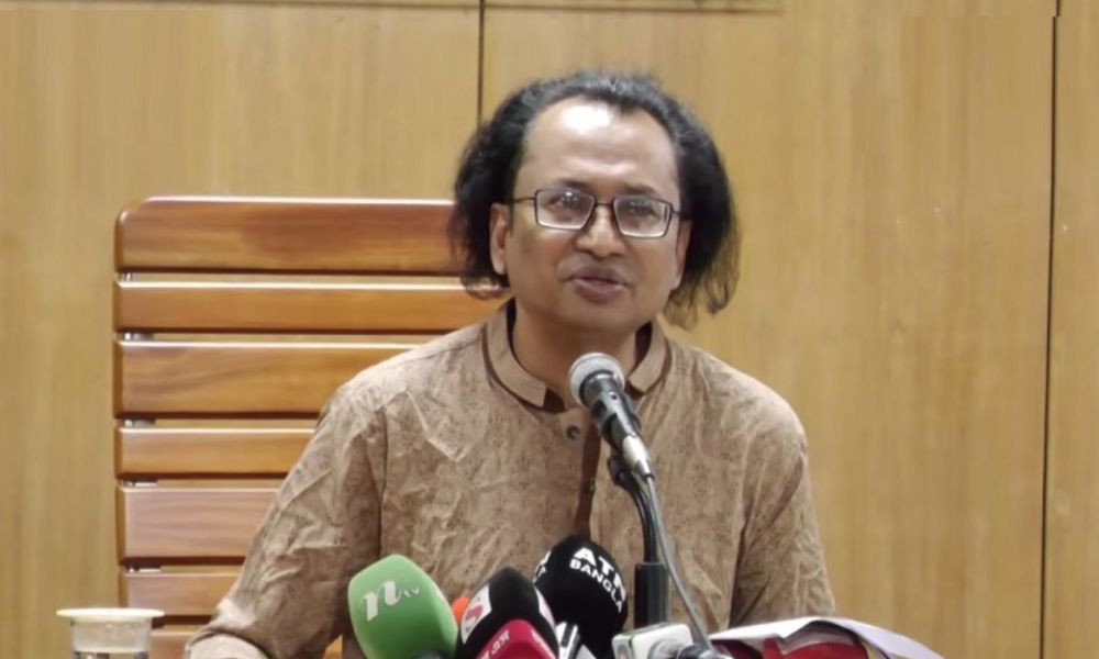 এলপিজির দাম বেশি নিলে সরকার ব্যবস্থা নেবে : তথ্য উপদেষ্টা