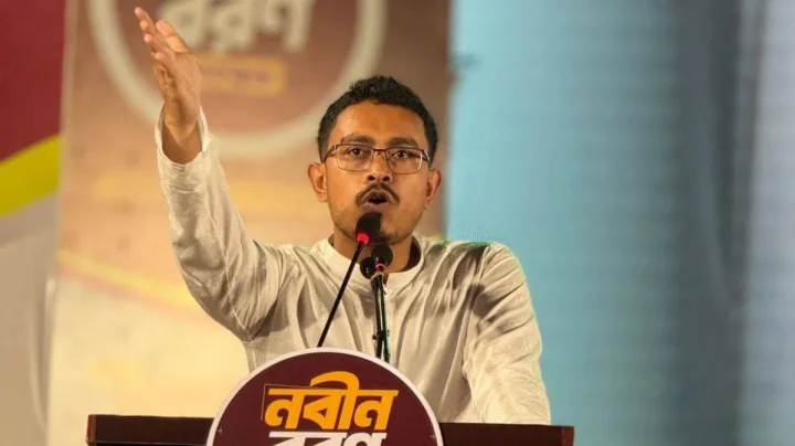 বিমানবন্দরে ট্রলি ম্যানেজমেন্ট করতে পারে না, রাষ্ট্র চালাবে কীভাবে: সাদেক কায়েম