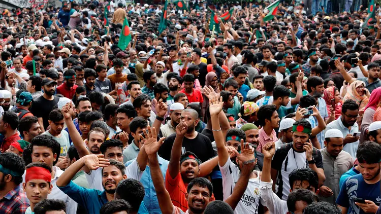পাকিস্তানি ও ভারতীয়দের চেয়ে গড় আয়ু বেশি বাংলাদেশিদের