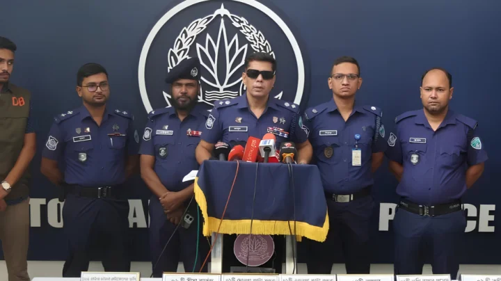 ‘চাঁদাবাজদের’ গ্রেপ্তারে যাওয়া পুলিশকে লক্ষ্য করে গুলি, আহত ১২ সদস্য