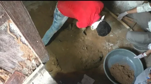 স্ত্রী-মেয়েকে হত্যা করে ঘরেই মাটিচাপা, অতঃপর