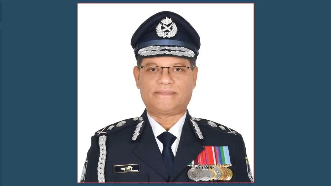 থাইল্যান্ডের উদ্দেশে ঢাকা ছাড়লেন আইজিপি