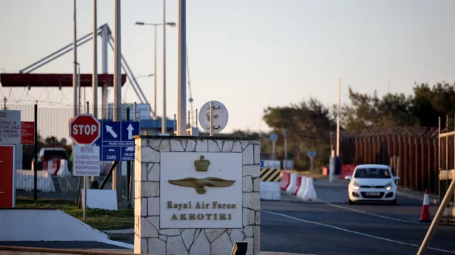 সাইপ্রাসে যুক্তরাজ্যের ঘাঁটিতে ড্রোন হামলা ইরানের