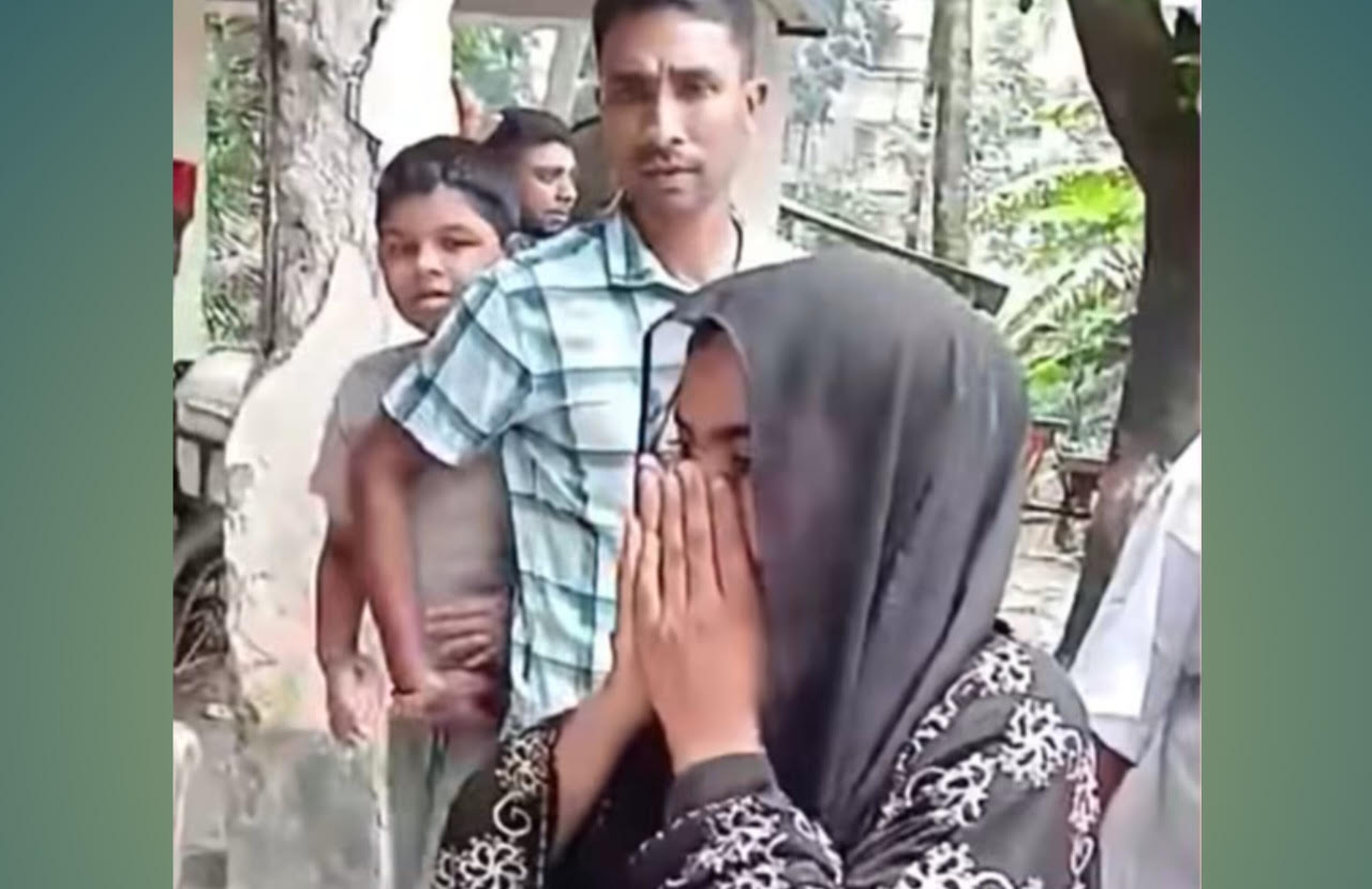 ভাঙ্গায় এক নারীকে নিয়ে দুই ভাইয়ের দ্বন্দ্ব, থানা চত্ত্বরে হাতাহাতি