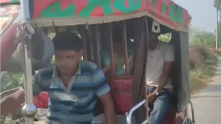 শেখ হাসিনার দেশে ফেরা নিয়ে মাইকিং, দুজনকে আটক করেছে পুলিশ