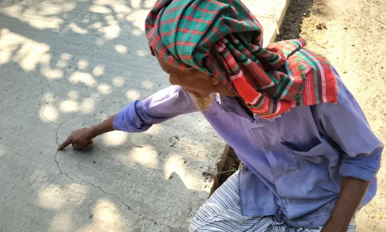 ১৪ কোটি টাকার সড়কে ঢালাইয়ের পরই ফাটল, ঠিকাদার বললেন ‘মাটি ভালো নয়’