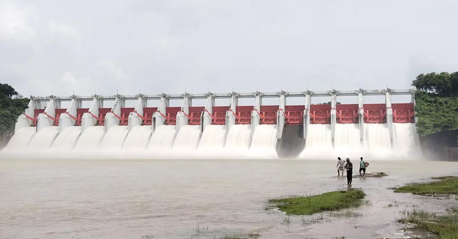 ফের বাড়ছে কাপ্তাই হ্রদের পানি, রাতে খুলছে ১৬ জলকপাট