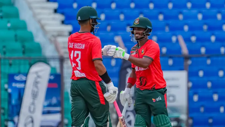 ৪২ রানে ৬ উইকেট হারিয়ে বিপদে বাংলাদেশ
