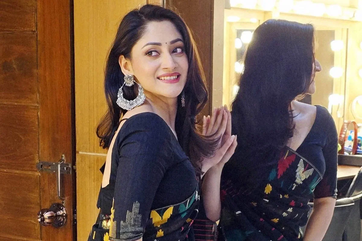 বিয়ে নিয়ে বিভ্রান্তিকর তথ্য, আইনি পদক্ষেপের হুঁশিয়ারি পূজা চেরির