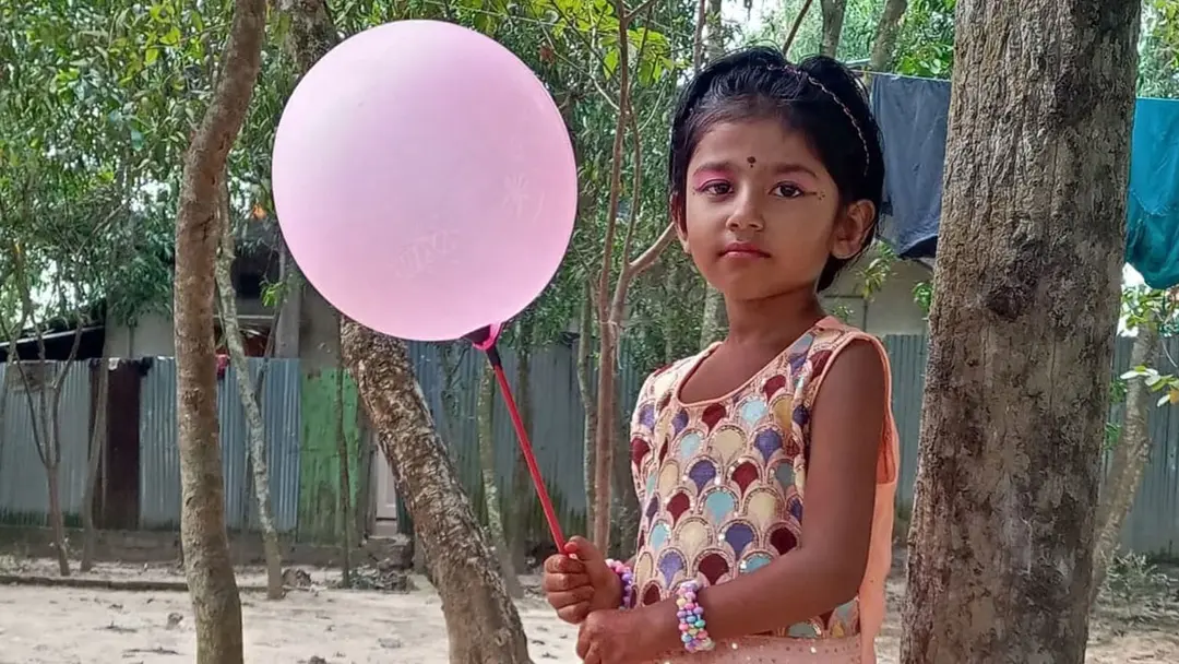 স্কুল শেষে বাড়ি ফিরছিল শিশুটি, বেপরোয়া বাস কেড়ে নিল প্রাণ