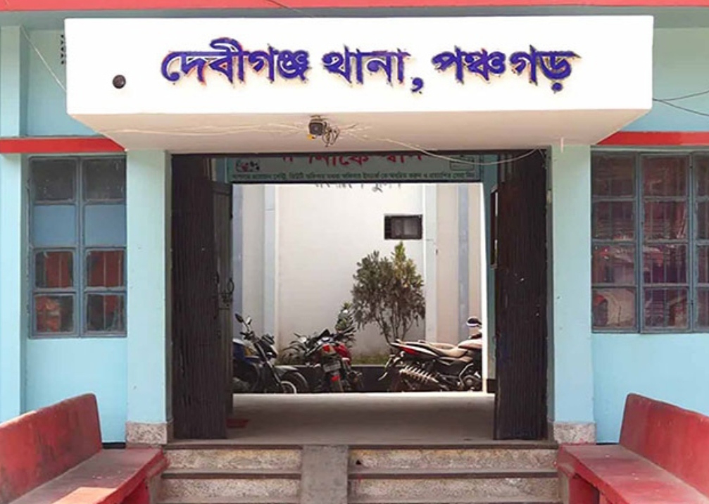 দেবীগঞ্জে গৃহবধূকে নির্যাতনের অভিযোগে গ্রেফতার ৩