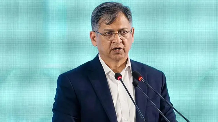 সংশোধন হবে সংবিধানের ৭০ অনুচ্ছেদ : স্বরাষ্ট্রমন্ত্রী